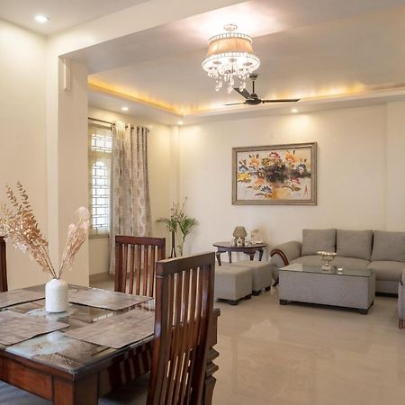 グワーハーティー The Urban Grandeur 1 Bed & Breakfast エクステリア 写真
